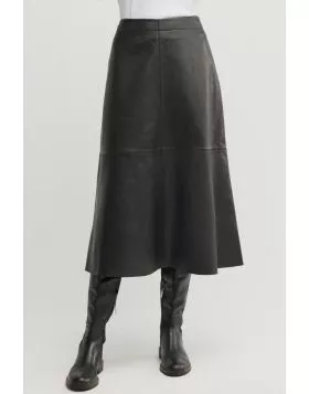 Yarra Trail Rawhide Skirt In Black