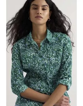 Our Larissa Shirt is a year round favourite. Made from the softest cotton with a casual crinkled appearance, the beauty of this shirt is that it does not need ironing just wash and twist to keep the crinkle. This semi fitted style is flattering and comfor