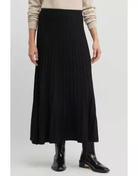 Yarra Trail Cedar Skirt In Black