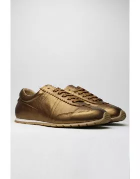 Go for a more than your average basic sneaker this season by Zeta. The Innox Sneaker is a fun sneaker in a metallic finish leather upper and a lace up closure. The flexi sole provides easy comfort Go for your favourite colour this season.