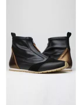 Zeta Istra Sneaker Boot In Black