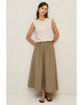 The Yerse Poplin Skirt is an effortless summer staple with a clean, timeless silhouette. Crafted from crisp, lightweight poplin, it features a softly gathered elasticated waistband that sits comfortably on the waist and falls into a relaxed midi length. T